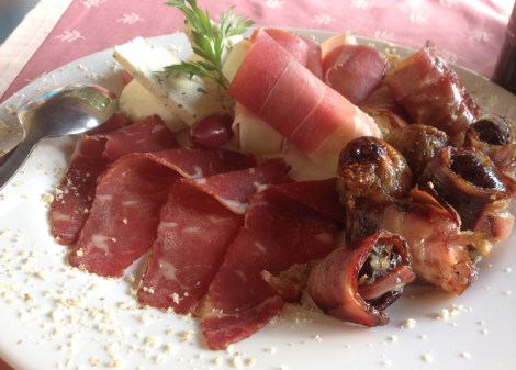 Alkupalat serbialaisittain