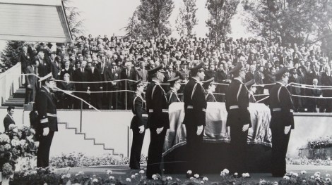 Yksi kiehtovista kohteista Belgradissa on House of Flowers, Titon Talvipuutarha. Sieltä löytyy kuva Titon hautajaisista v. 1980. Kuvasta löytyy Suomen presidentti Kekkonen.