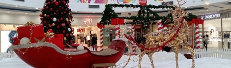 Delta-City kauppakeskus Uudessa Belgradissa jouluasussa.