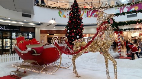 Joulutunnelmaa kauppakeskus Delta-Cityssä.