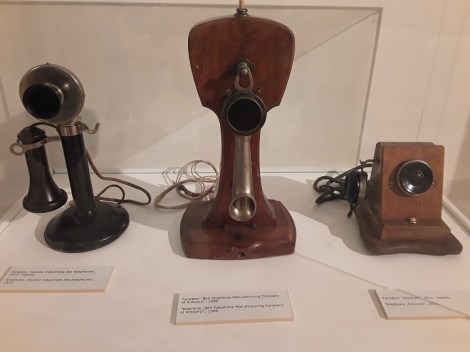 Puhelinmaaleja 1900-luvun alusta.